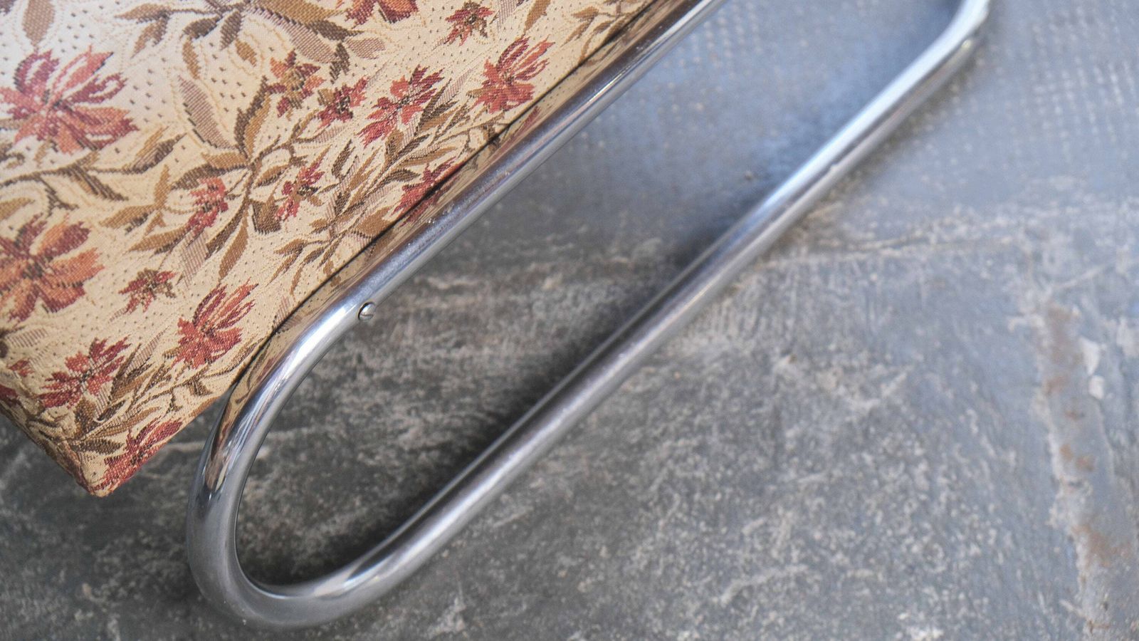 Bauhaus Armchair S 411 With Floral Pattern / Thonet License photo 2193.0