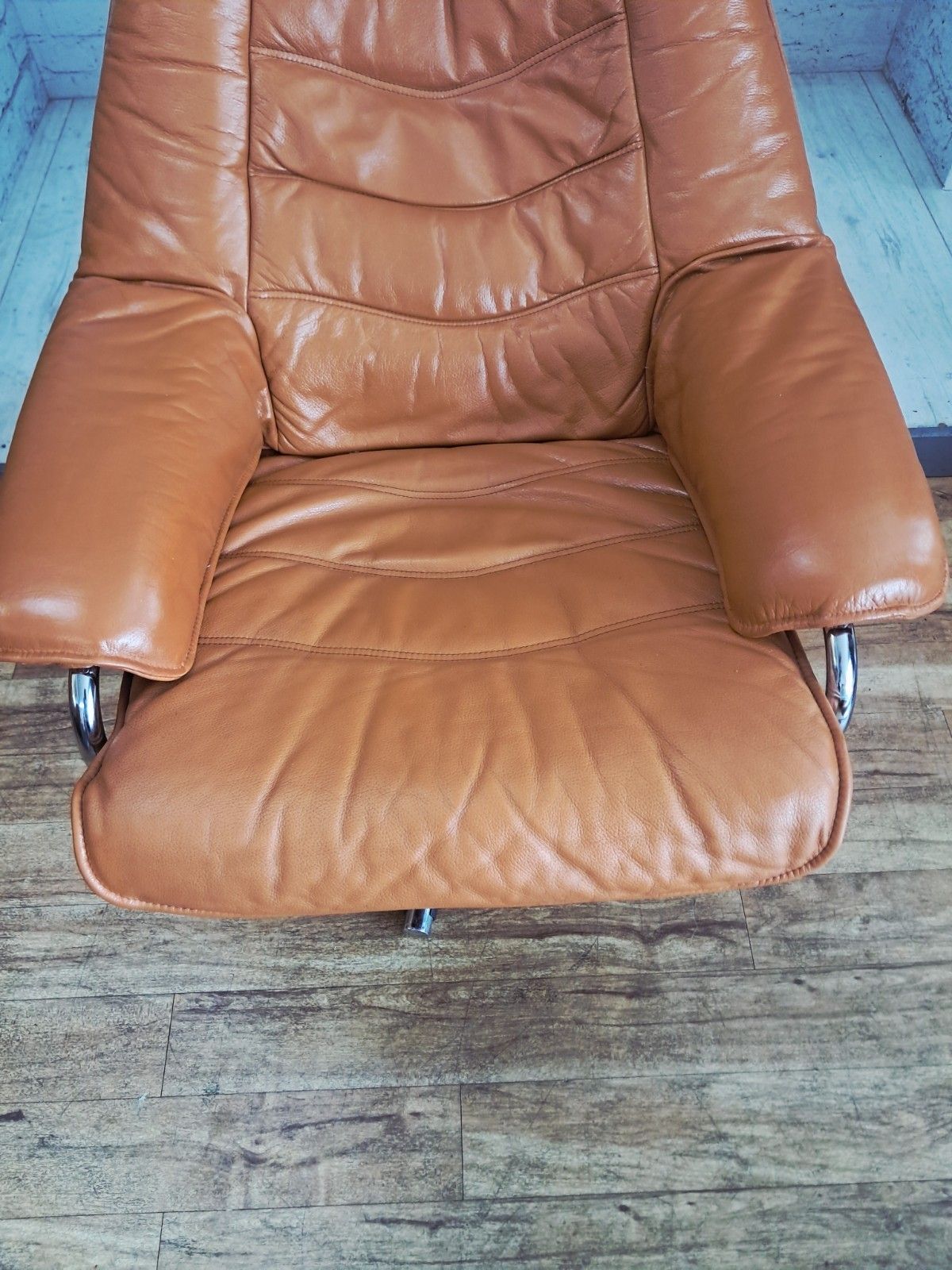 photo vinterior Mid Century Leather Lounge Chair Swivel & Footstool By Skoghaug Industri 1980