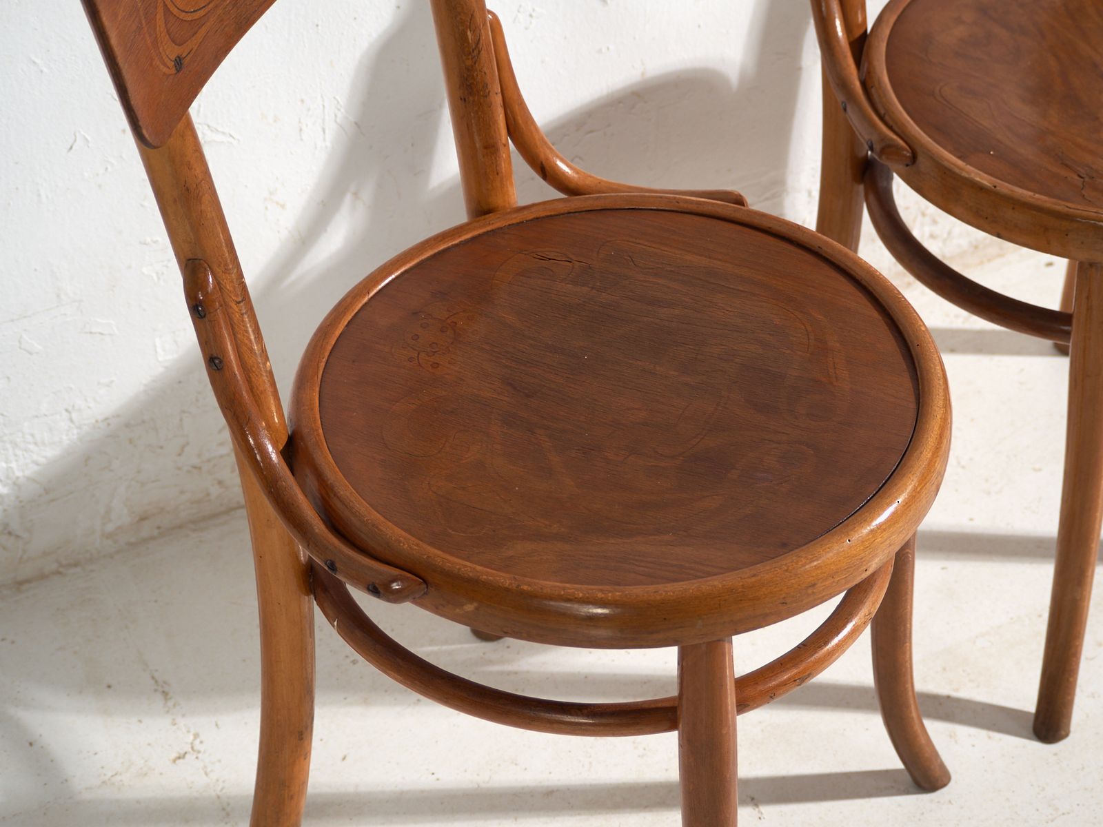 Antique Set Of 4 Viennese Café Bentwood Chairs With Decorative Back Panel – Central Europe, Circa 1900 photo buy