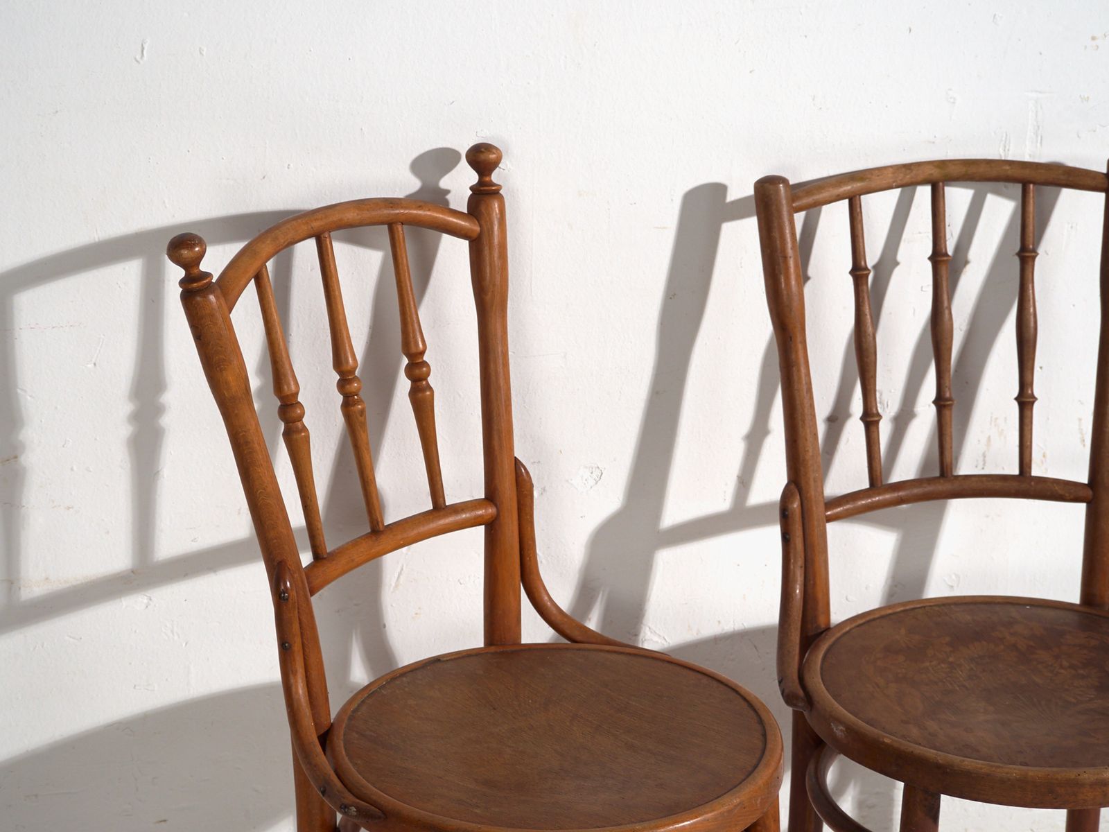 Antique Set Of 4 Bentwood Chairs In Curved Wood – Central Europe, Circa 1900 photo vintage