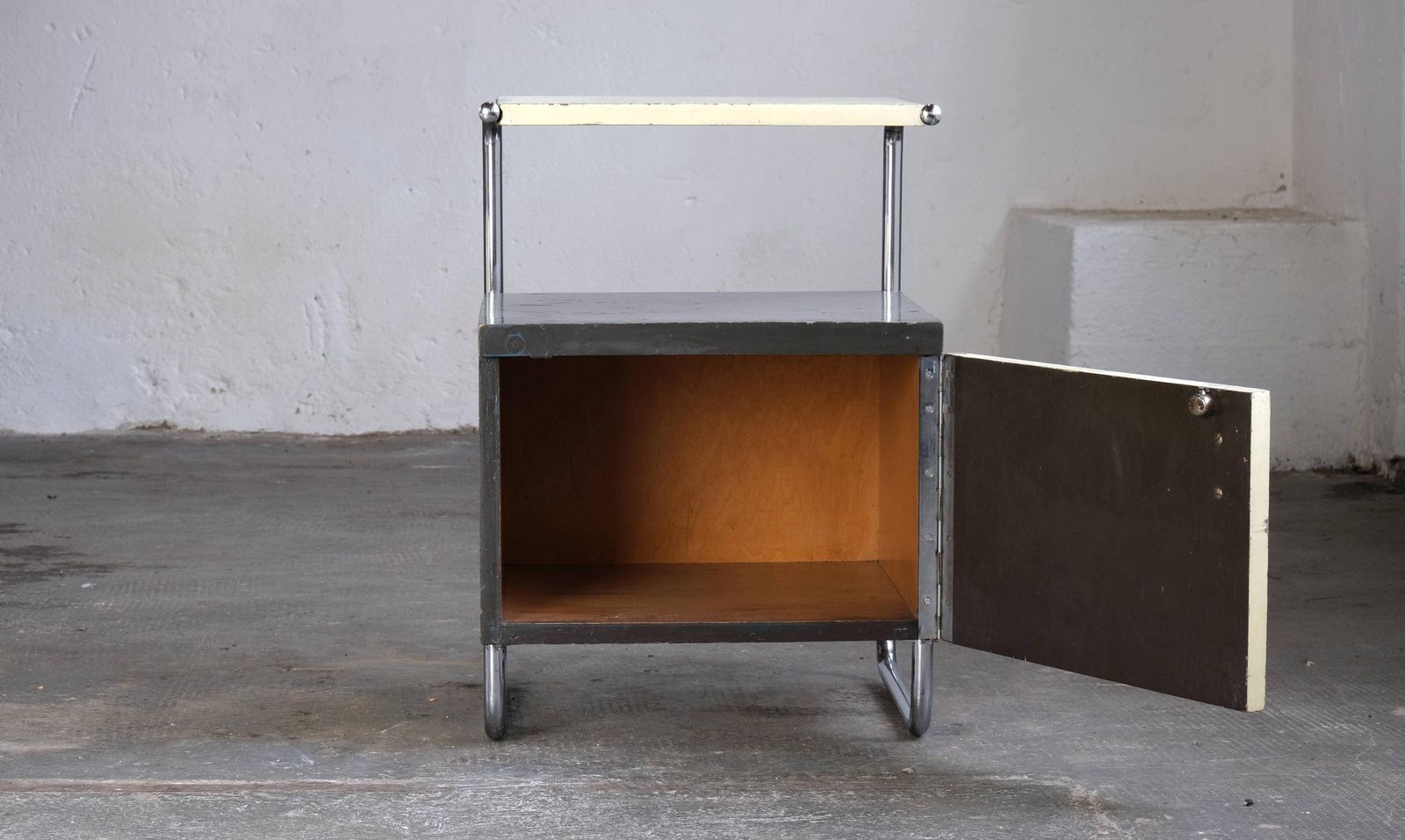 Dark Grey / Cream Bauhaus Bedside Table By Mücke Melder photo Furniture