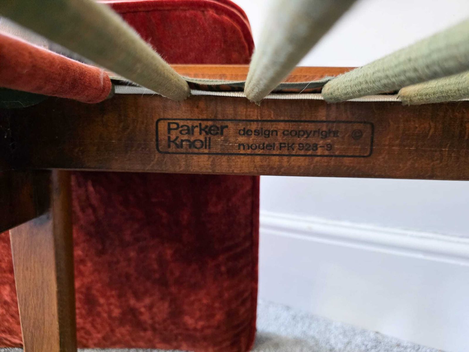 Parker Knoll Iconic, Highback Armchair Pk928 9 Newly Reupholstered In 'Linwood' Velvet. In Excellent Condition photo 190.0