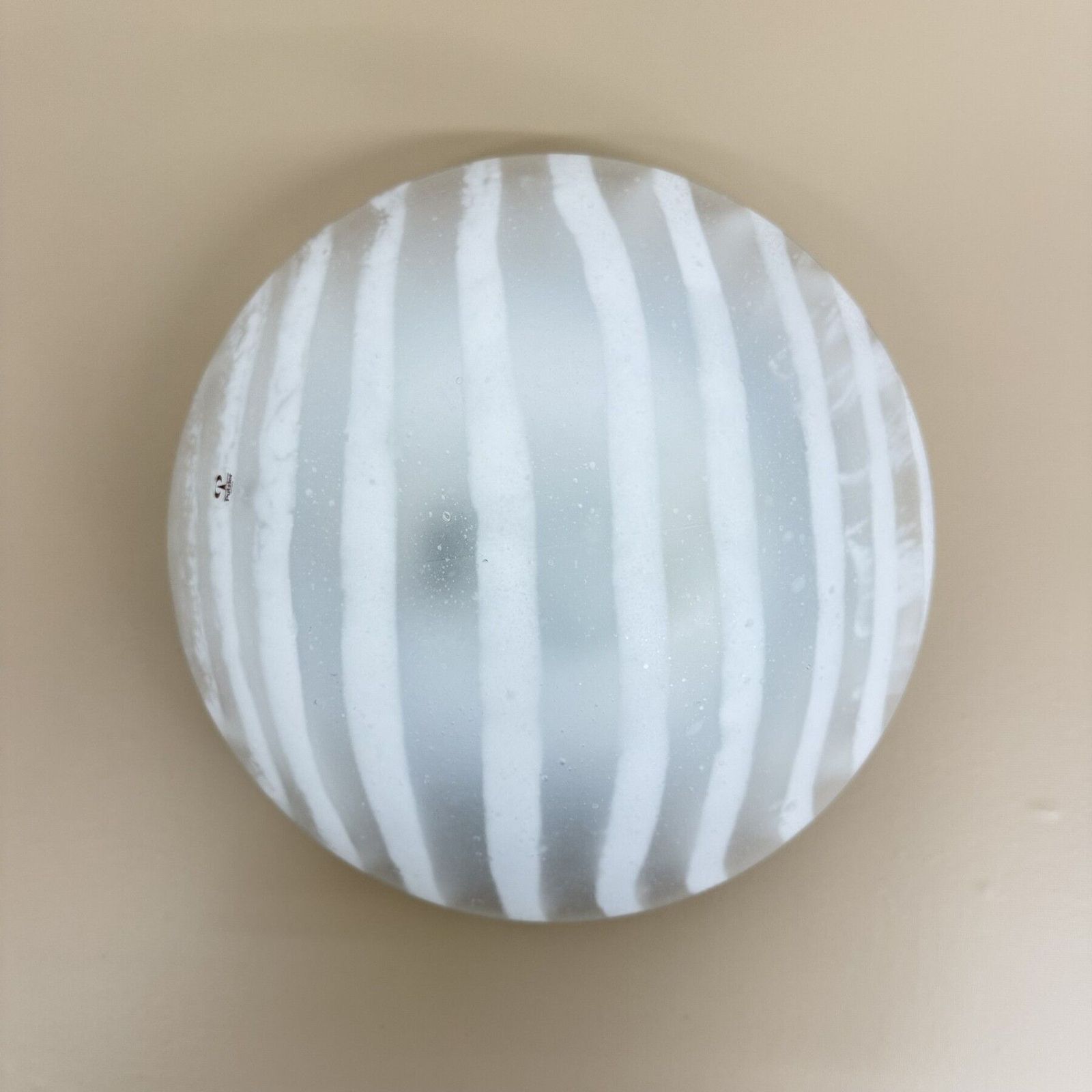 Peil & Putzler glazen plafondlamp / wandlamp 'Zebra', jaren 1970, Duitsland