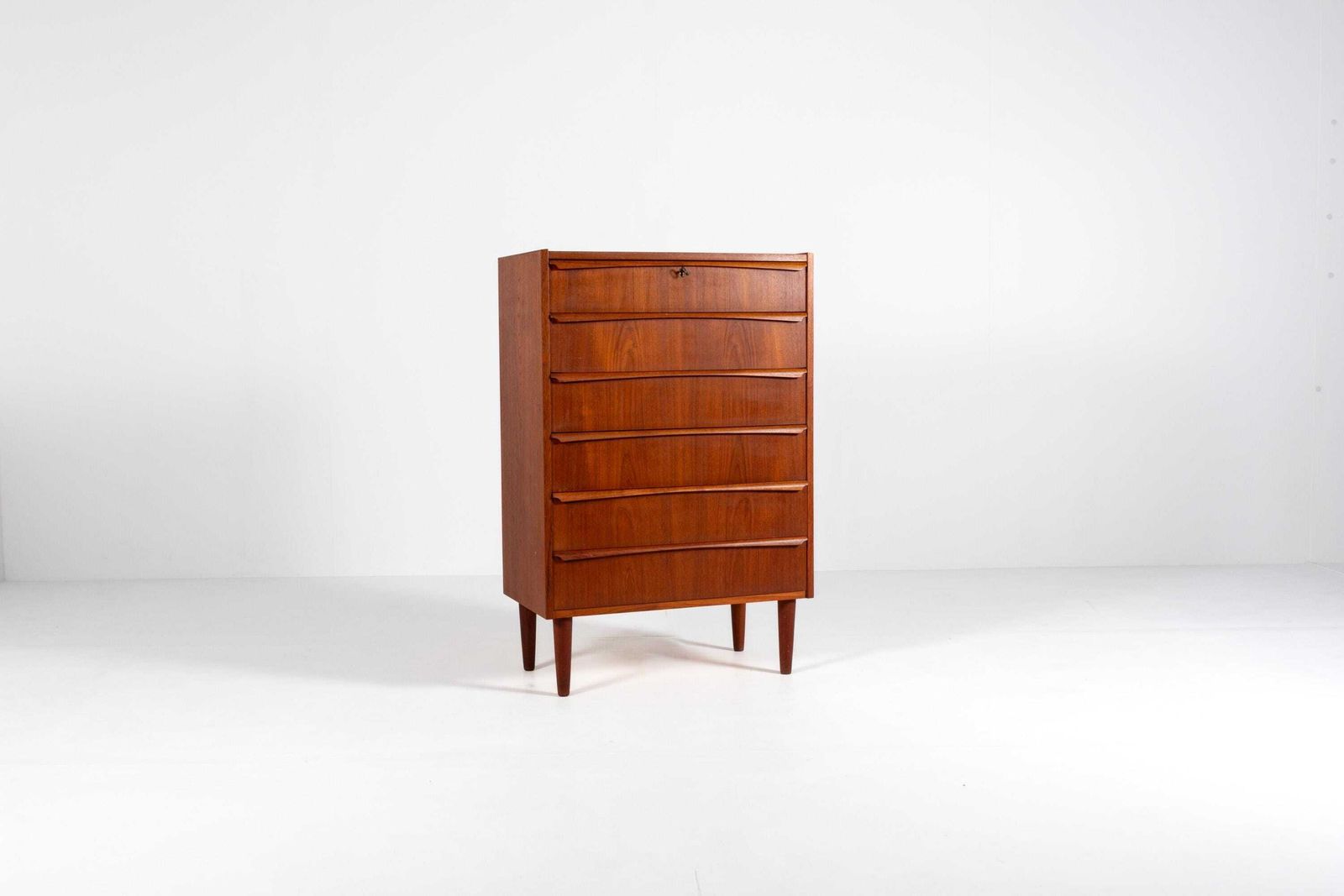 Vintage jaren 1960 teakhouten tallboy ladekast met zes laden, Denemarken photo buy