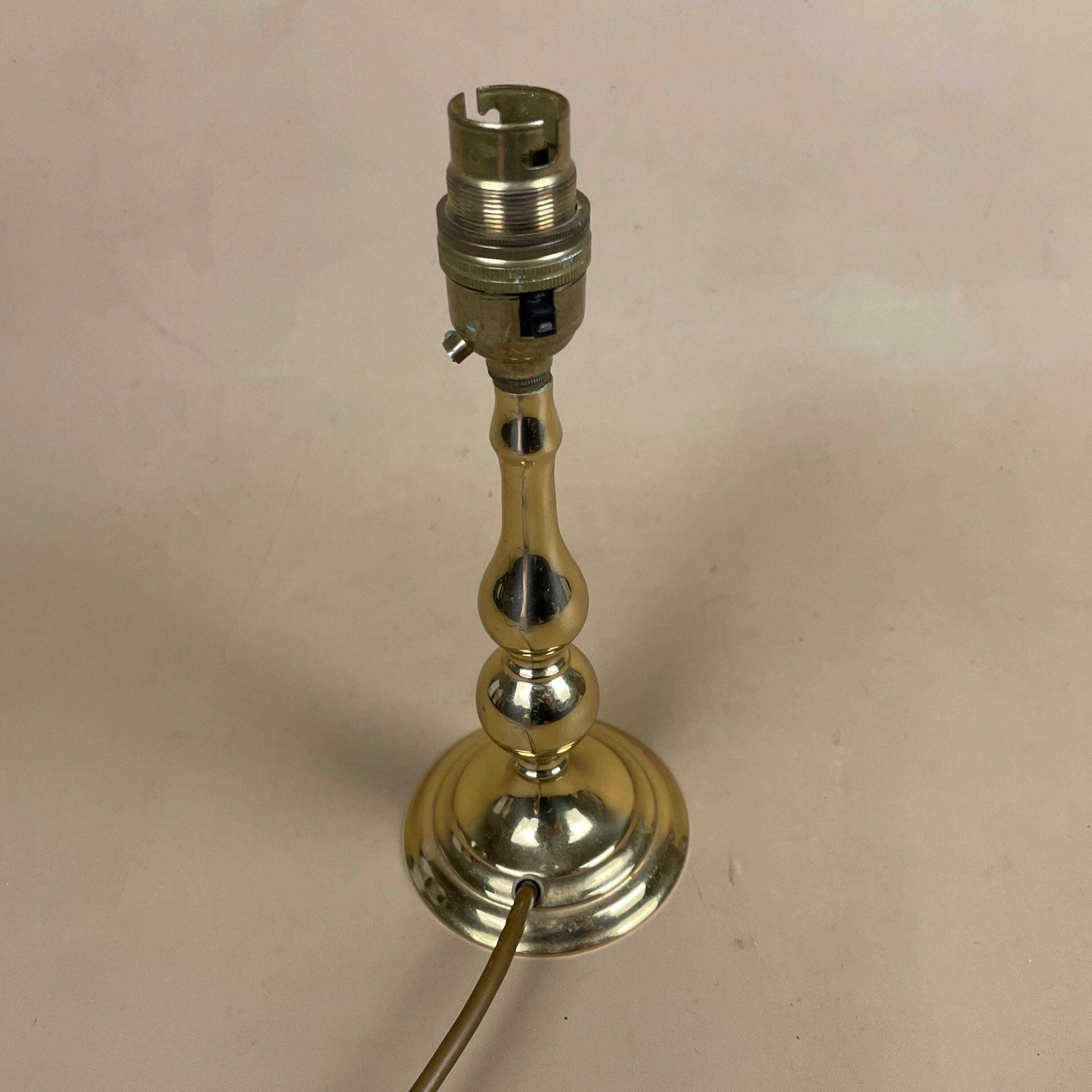 Gold Brass Metal Lamp Light Bedside Side Table Desk Column Pillar Ornate Round Base Cottage Antique Vintage Classic Candle photo vinterior