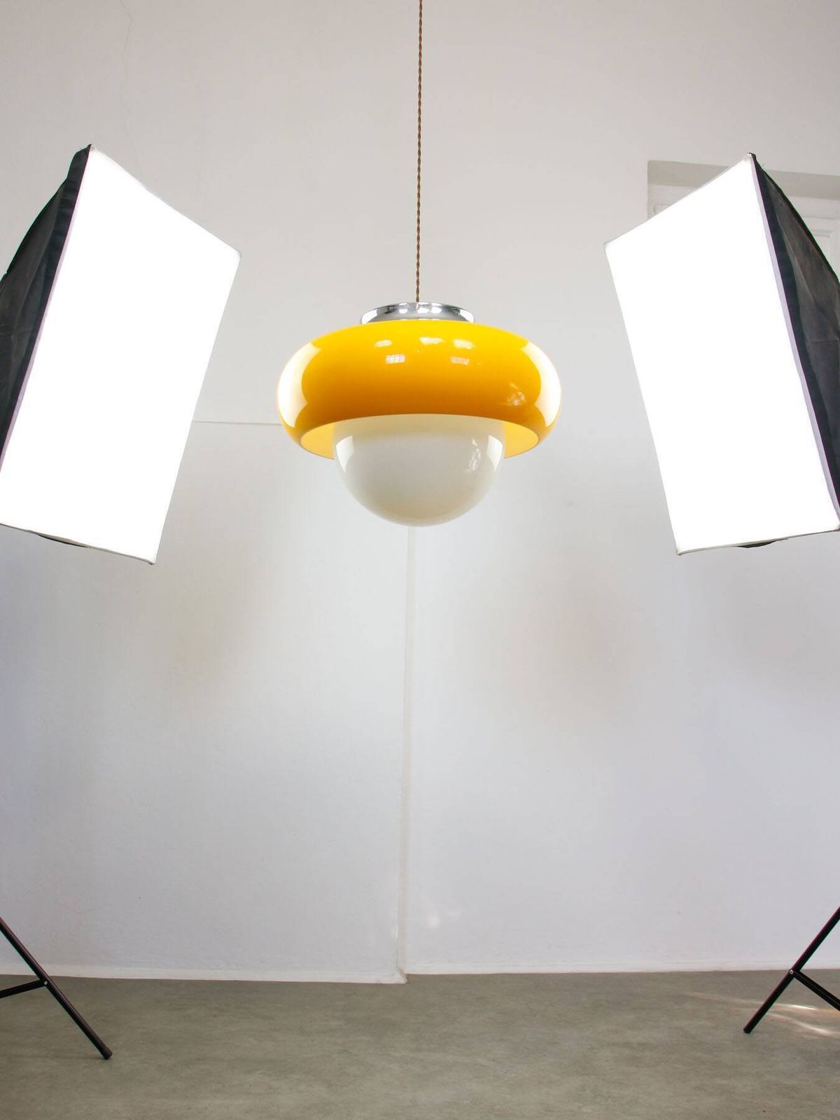 Space Age model Best hanglampen van Guzzini, jaren 1970, set van 2 photo buy