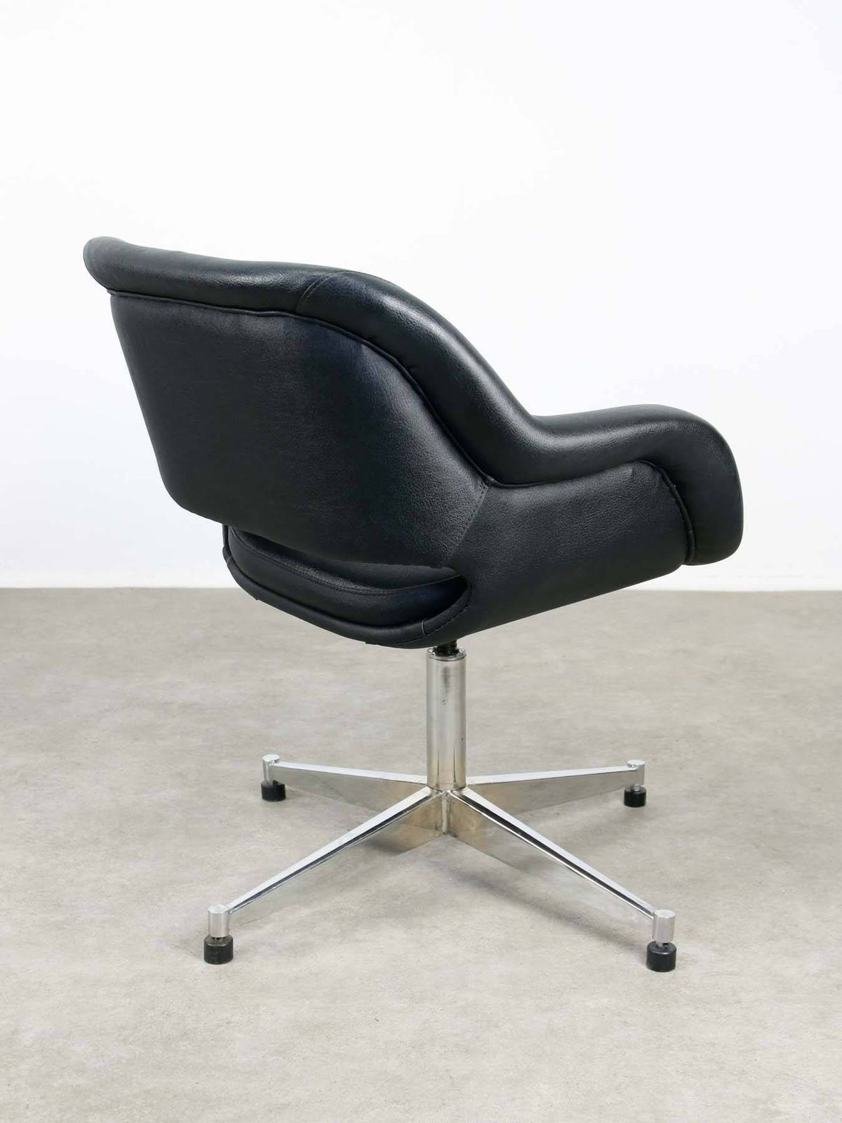 Vintage Italian Black Leatherette And Chrome Swivel Chair, 70s photo Furniture