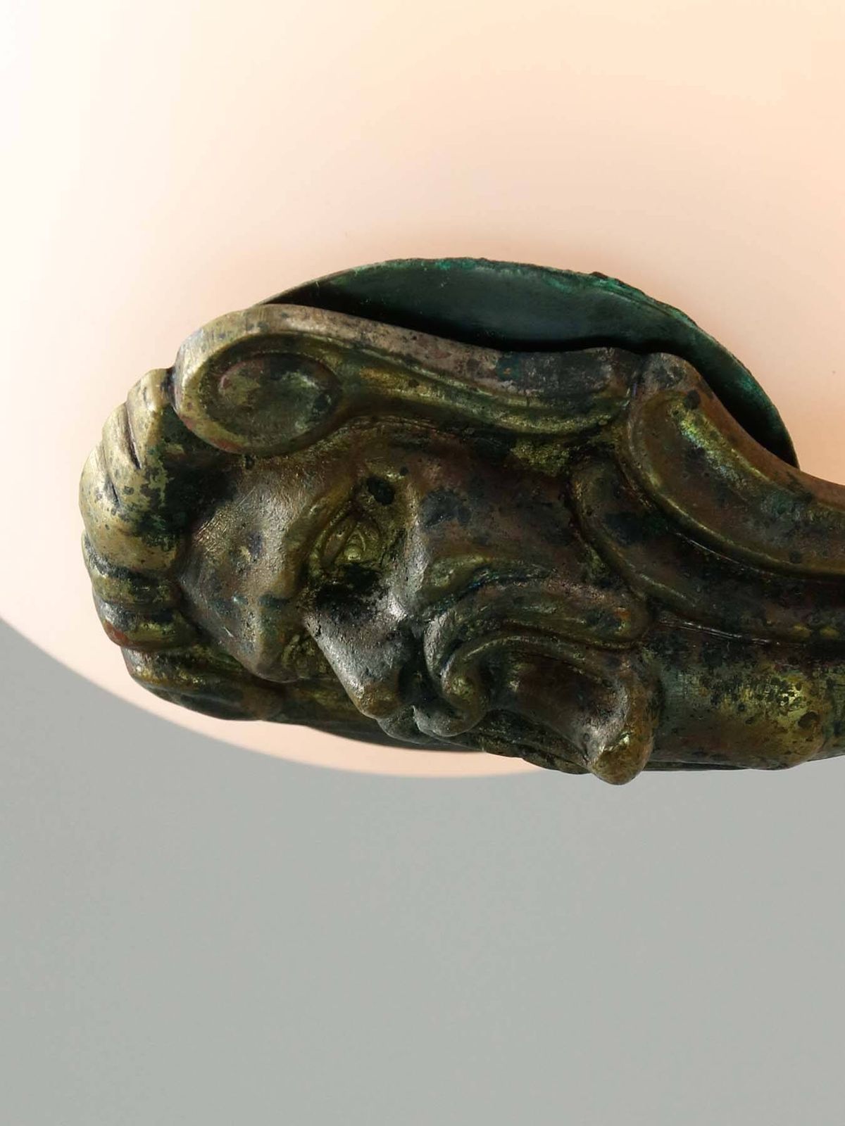 Art Deco Franse Messing Figuratieve Kroonluchter, 1930 photo Verlichting