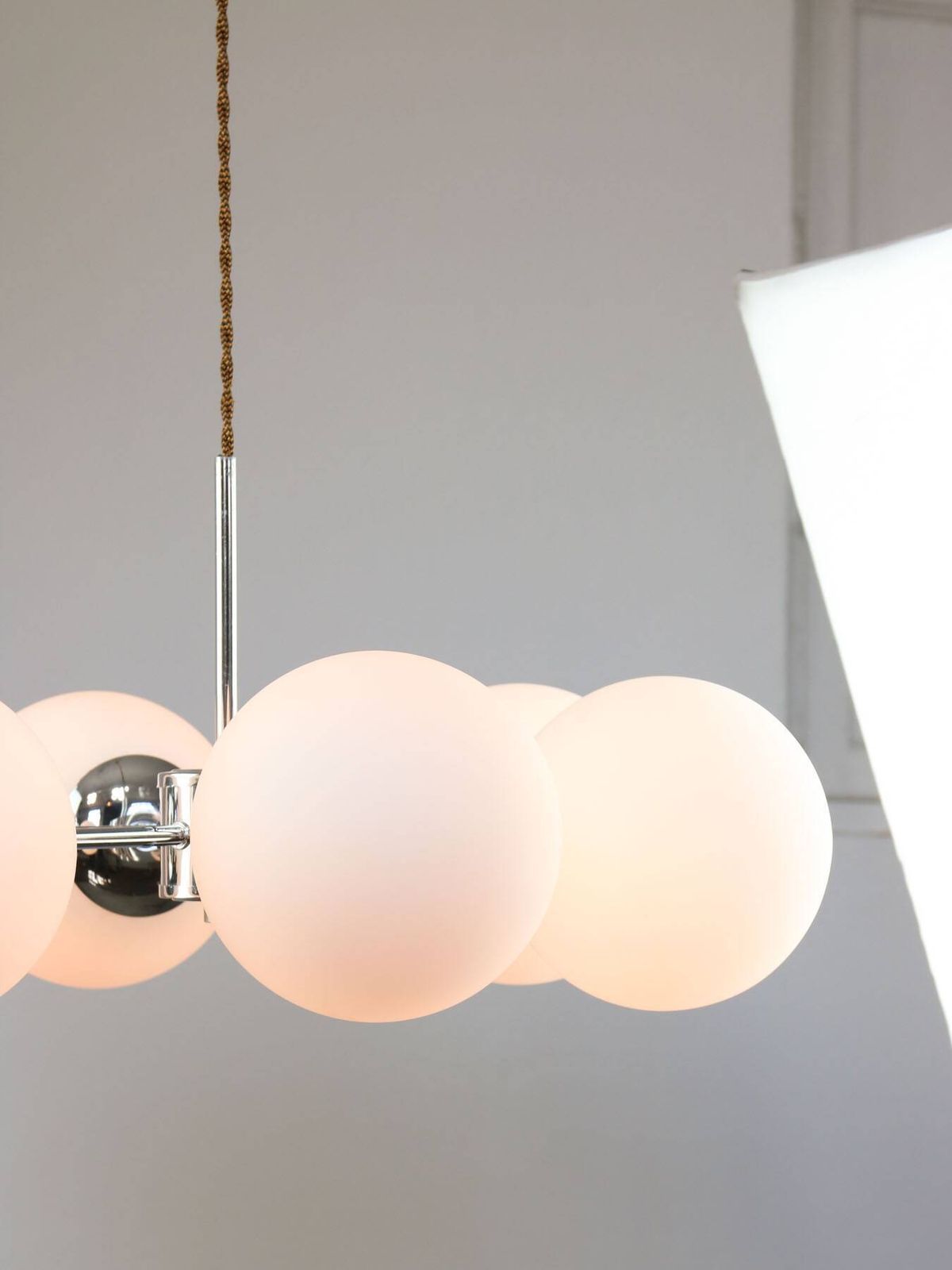 photo furniture Space Age Italian Sputnik Chrome And Opaline Chandelier, 1970s