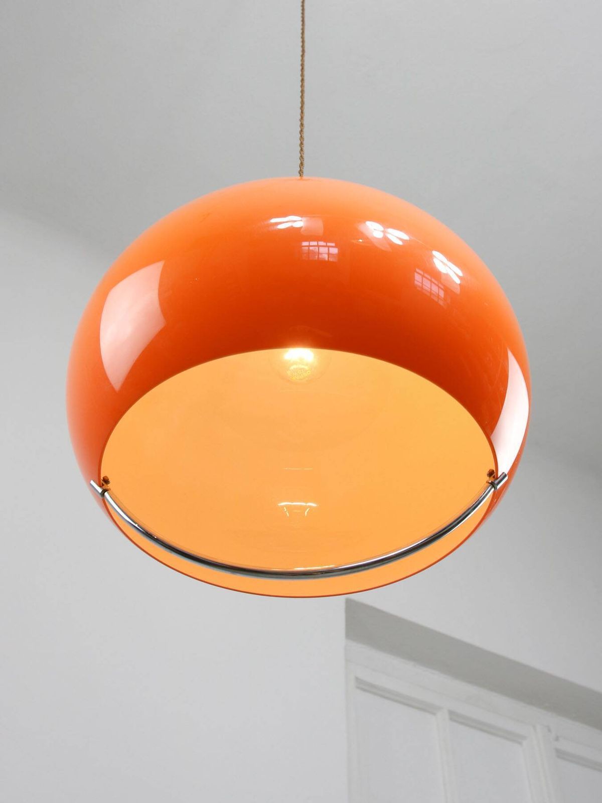 Space Age oranje Jolly hanglamp van Guzzini, ca. jaren 1960 photo vinterior