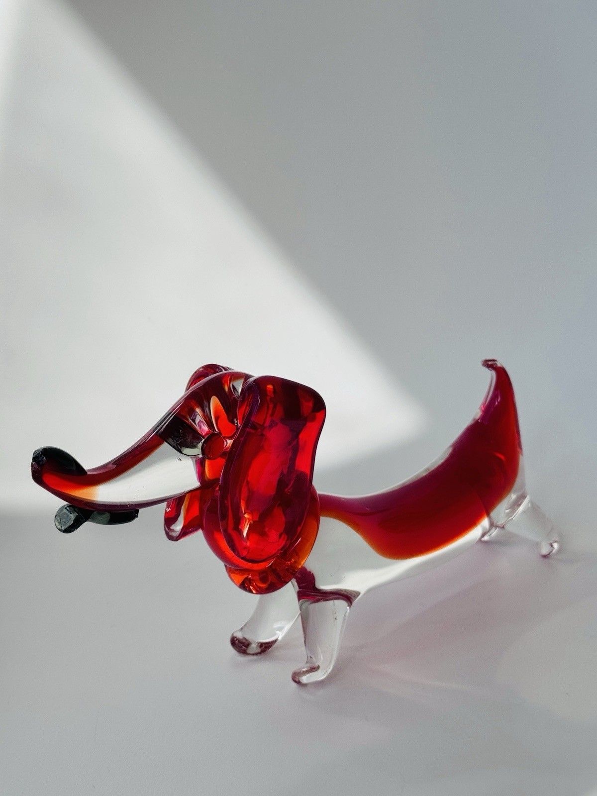 photo vinterior Vintage Murano Dachshund Dog Sculpture In Red & Clear Sommerso Glass