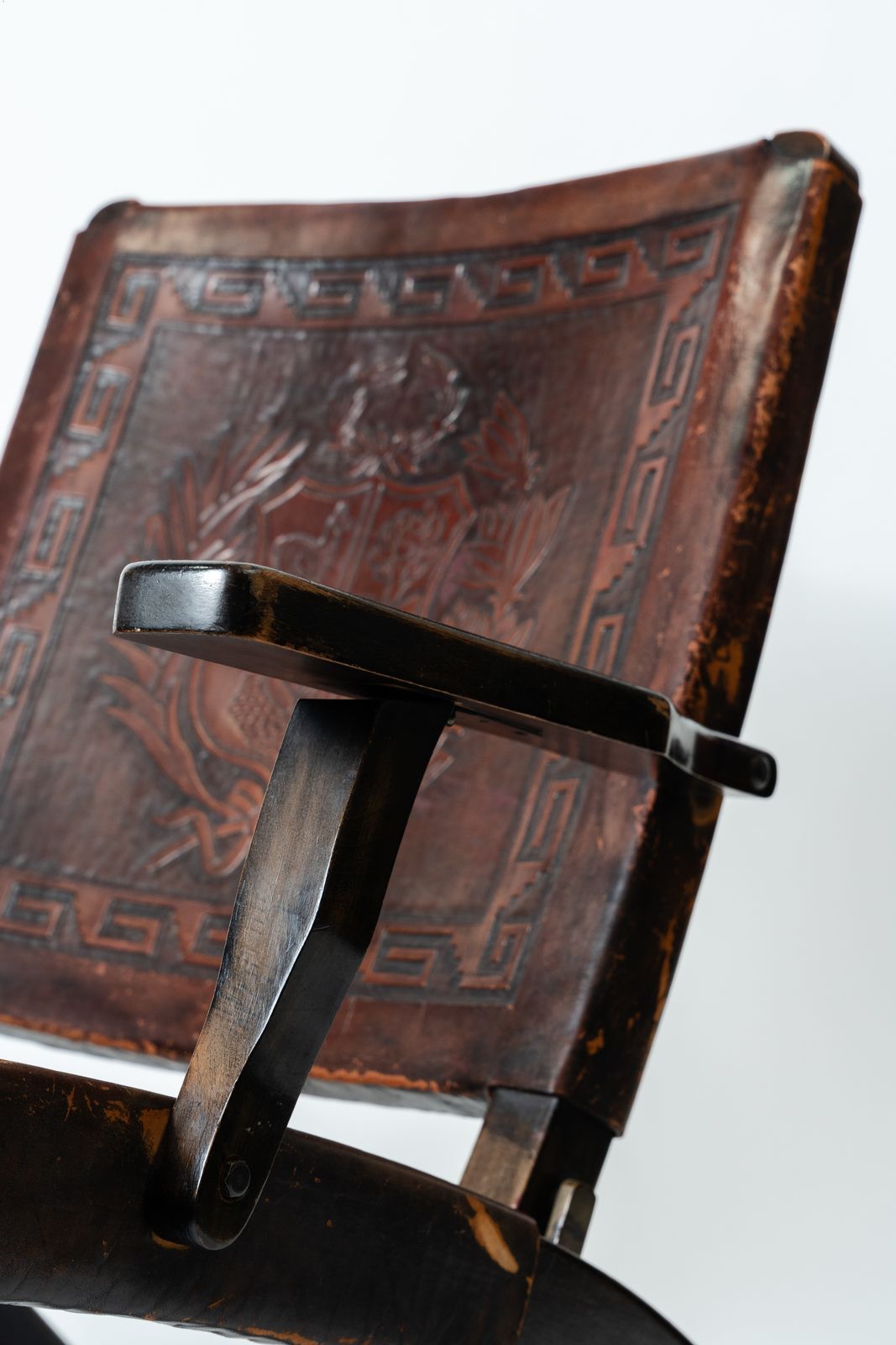Angel Pazmiño – Hand Carved Crested Leather And Hardwood Folding Armchair/Chair (1960s–70s) photo Furniture