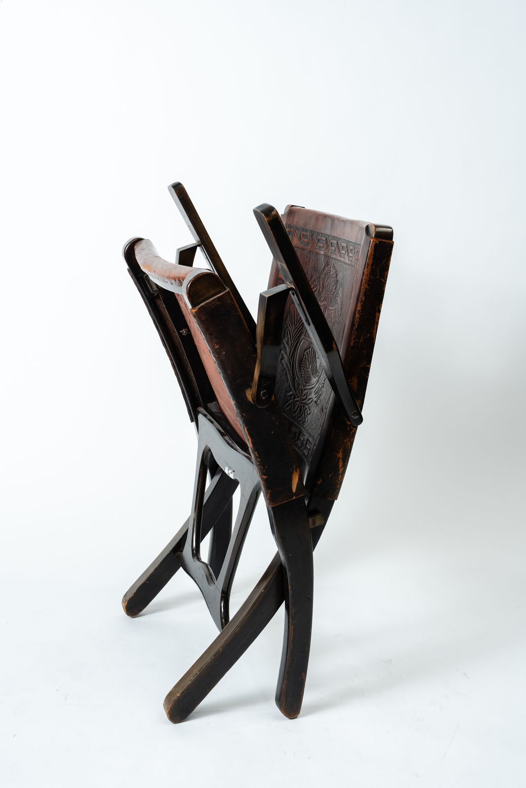 Angel Pazmiño – Hand Carved Crested Leather And Hardwood Folding Armchair/Chair (1960s–70s) photo vinterior
