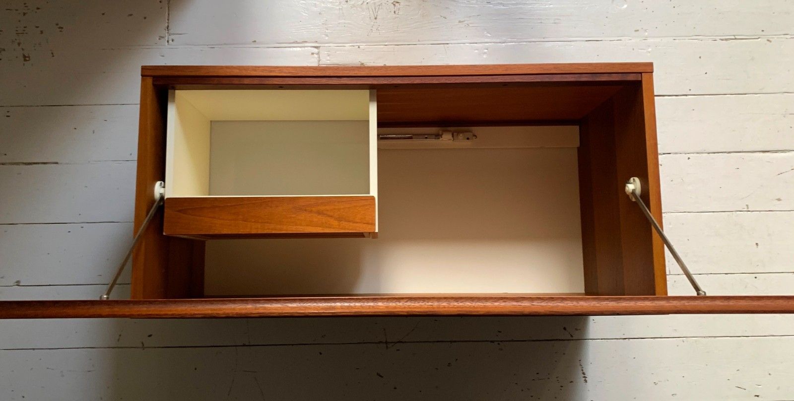 Mid Century Teak Beaver & Tapley 33 Floating Bureau / Desk / Cabinet photo Furniture