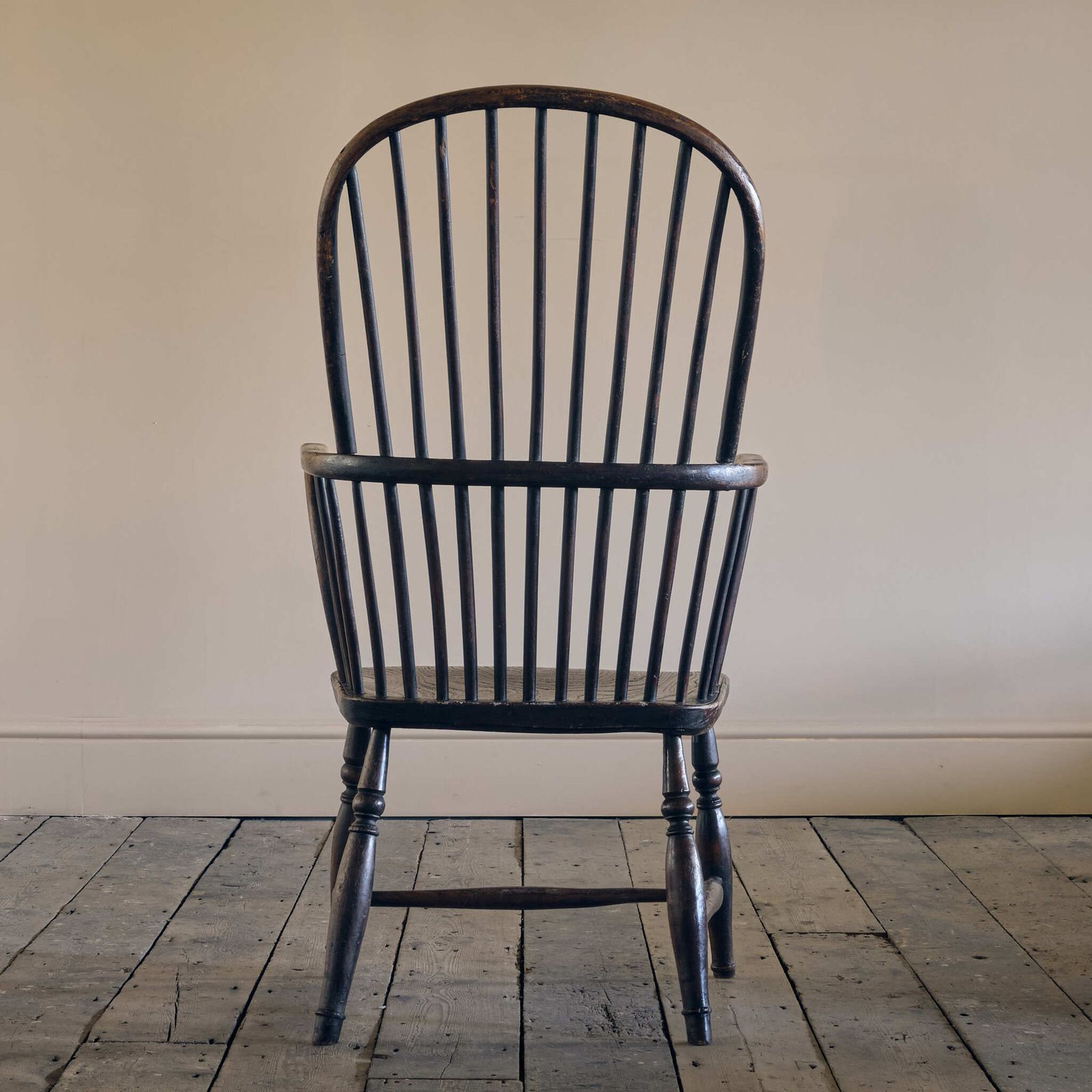 1095.0 Early 19th Century Hoop Back Windsor Chair photo