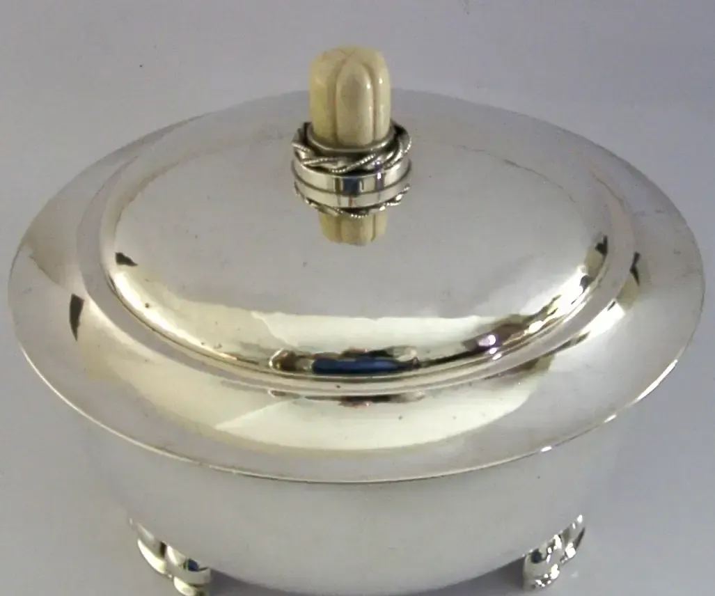 Grand bol couvert en argent massif 835, Arts & Crafts, 470 g, vers 1920, planisphérique photo Décoration