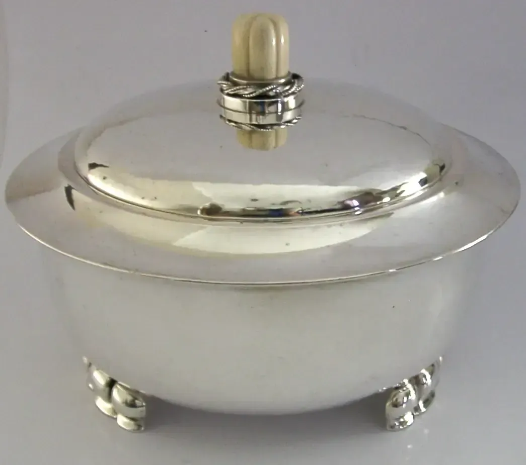 Grand bol couvert en argent massif 835, Arts & Crafts, 470 g, vers 1920, planisphérique photo buy