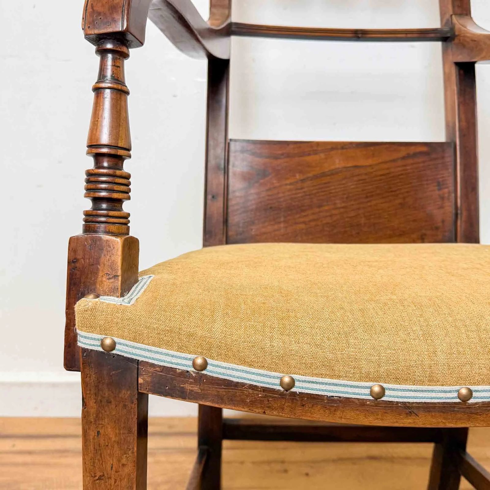 photo vinterior Regency Period Fruitwood And Elm High Back Chair