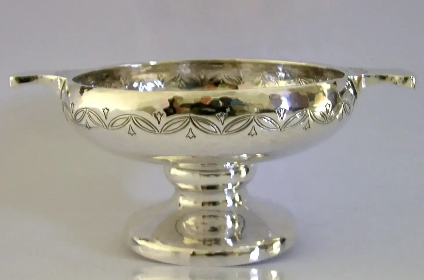Bol en argent sterling massif 228 g, Liberty & Co, Arts & Crafts, Angleterre, 1936