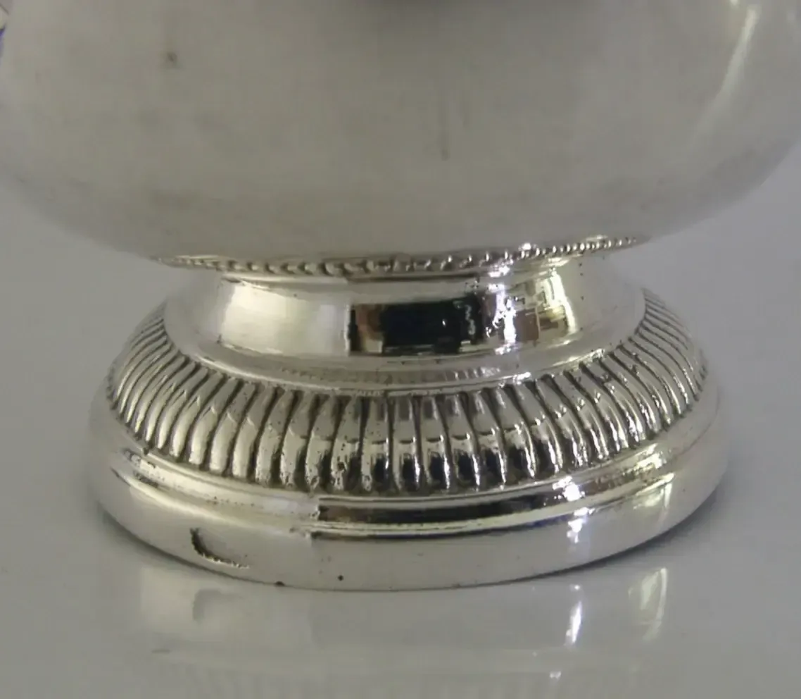 Grand gobelet en argent massif d'époque, France, avant la Révolution, vers 1760, 160 g, XVIIIe siècle photo Décoration