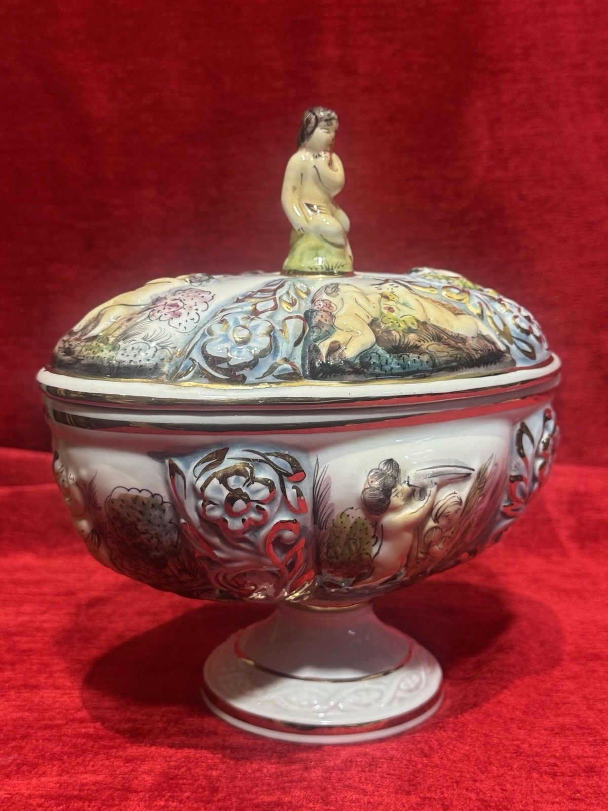 Capodimonte Porcelain Ornemental Putti/ Floral Sprays Lidded Jardiniere Vase photo for sale