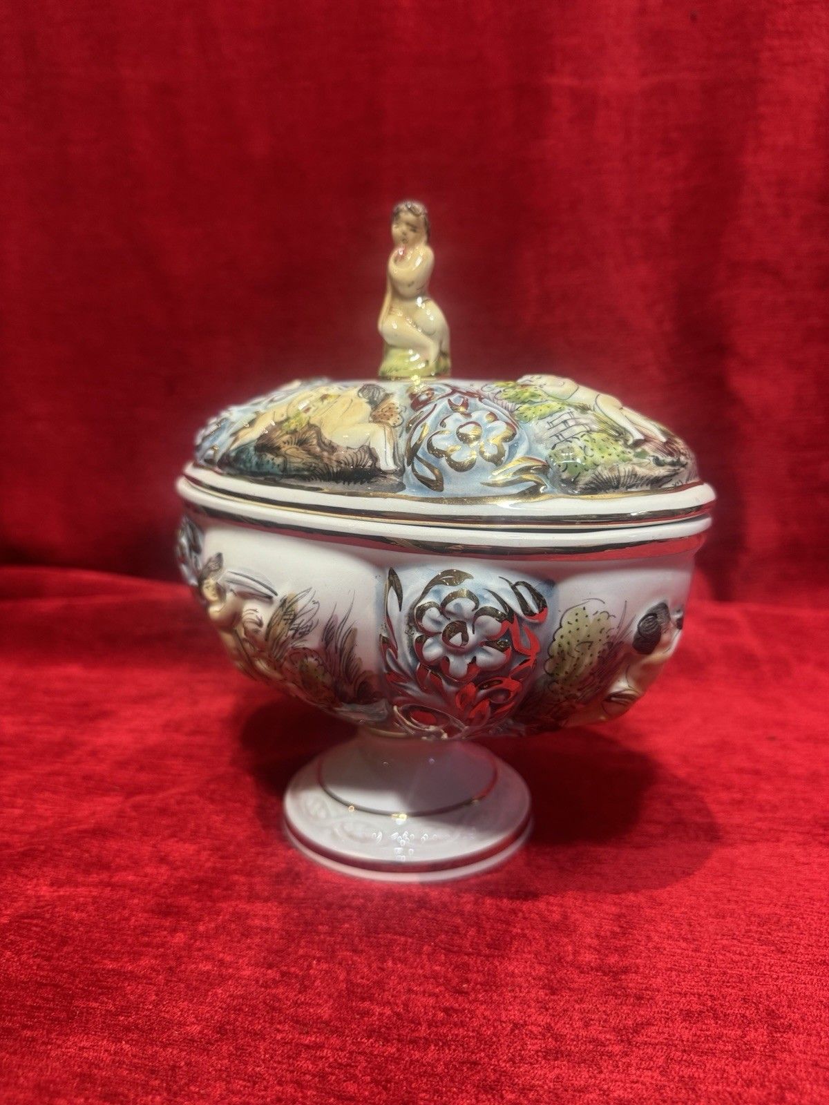 photo for sale Capodimonte Porcelain Ornemental Putti/ Floral Sprays Lidded Jardiniere Vase