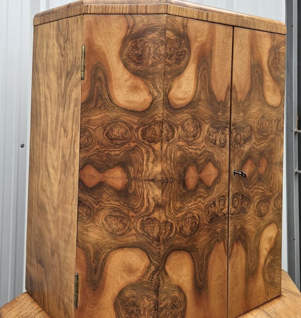 2800.0 British Art Deco Cocktail Bar With Stunning Figured Walnut photo