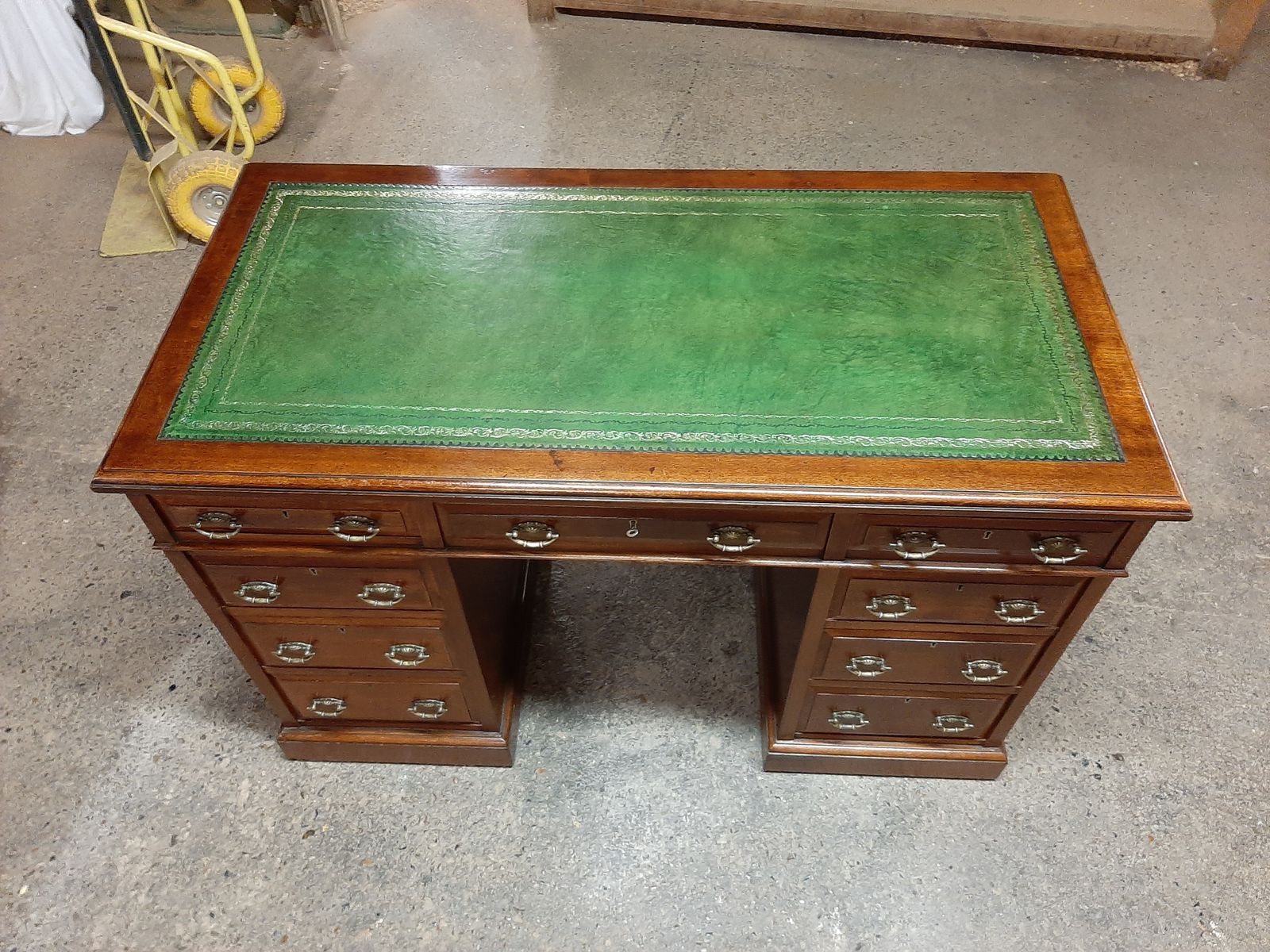 595.0 Lovely Antique Walnut Pedestal Desk In Excellent Condition photo