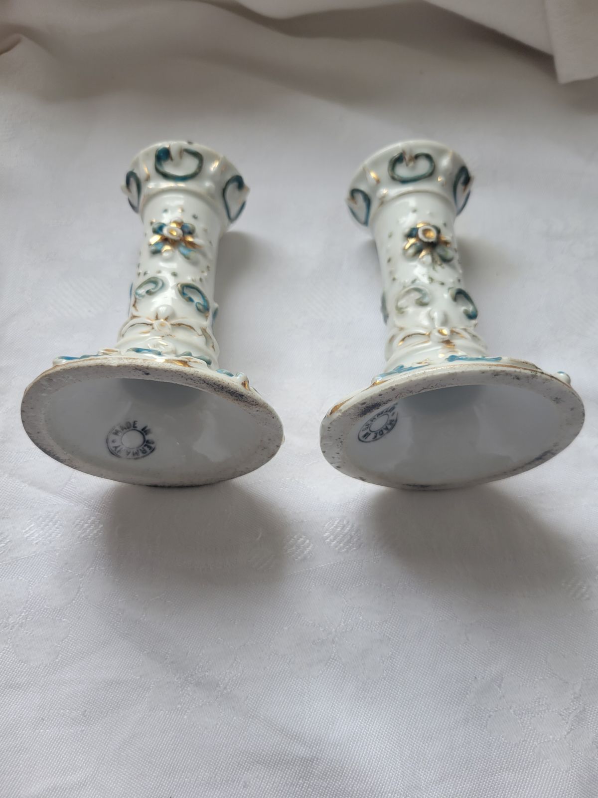 German Rococo Revival Porcelain Candlesticks — Pair Of Gilt Dresden‑Style Holders (C.1880–1910) photo vinterior