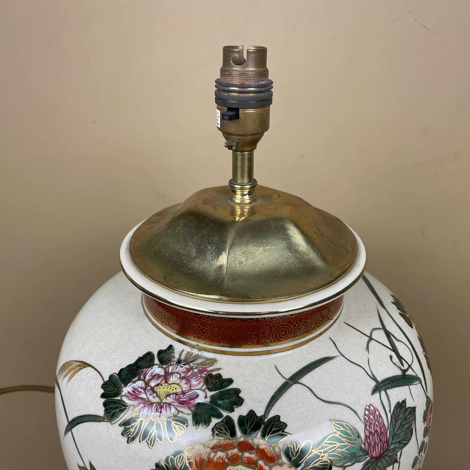Large Oriental Antique Ceramic Lamp Light Bedside Table Hand Painted Floral Design Birds Gold Metal Painted Wood Base Chinese Vase Vintage photo 159.0