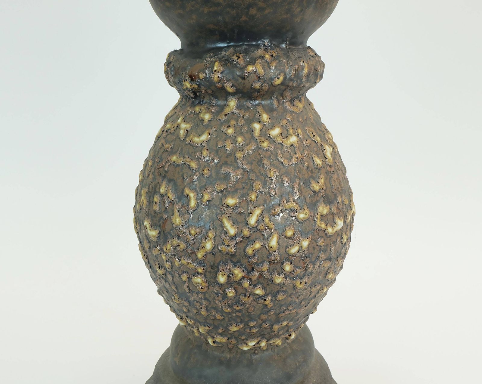 Cache-pot sur pied Jopeko, céramique Fat Lava avec socle, années 1970 photo vinterior