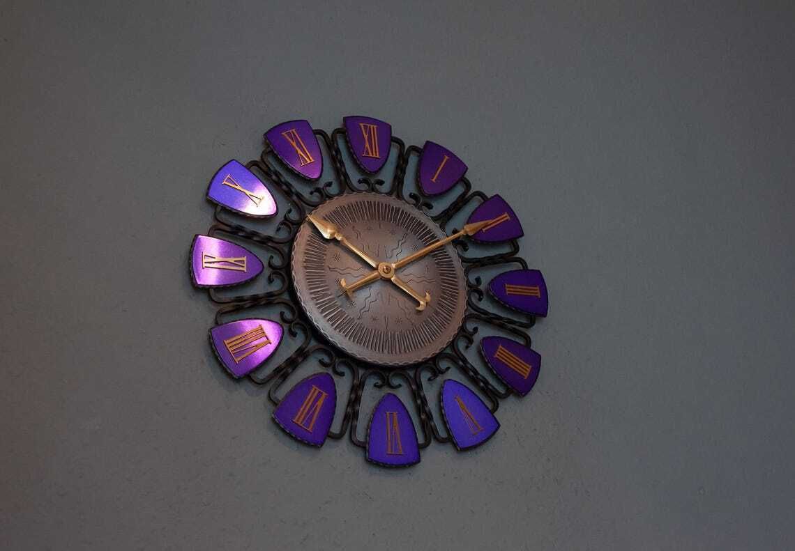 Woonaccessoires 1960s Europa Smeedijzeren Wandklok Mid-Century Atomic Duitsland Modernisme Starburst Junghans Blauw Goud photo