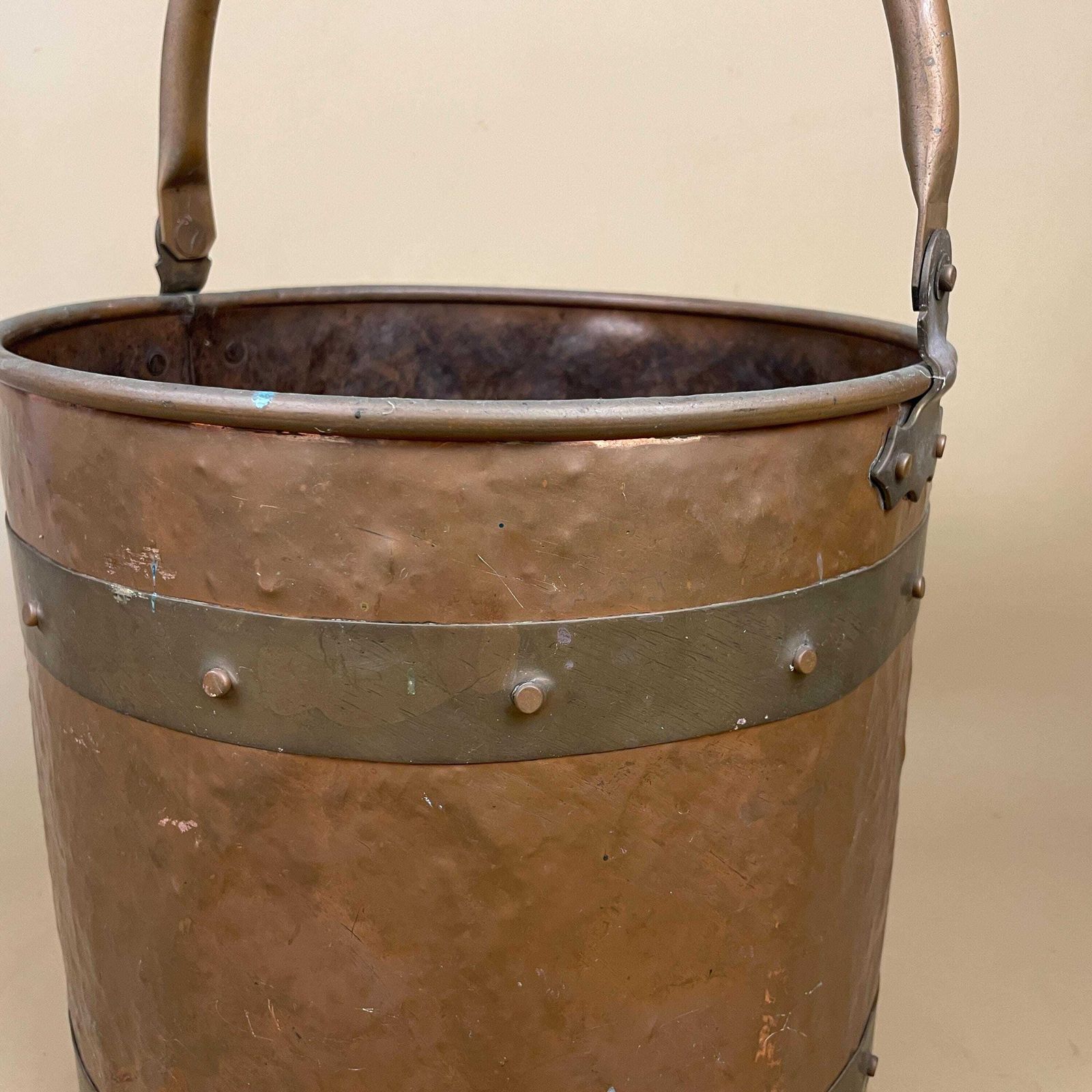 Antique Metal Copper Coal Bucket Gold Brass Handle Fireside Fire Side Scuttle Helmet Cottage Vintage Fireplace Logs Ornate Round Large photo 89.0