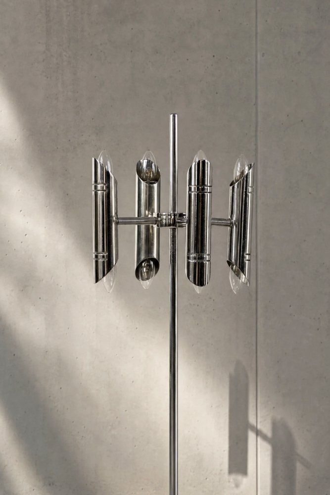 Mid-Century Italiaans Modern Space Age Chromen Vloerlamp, jaren 1960 photo furniture