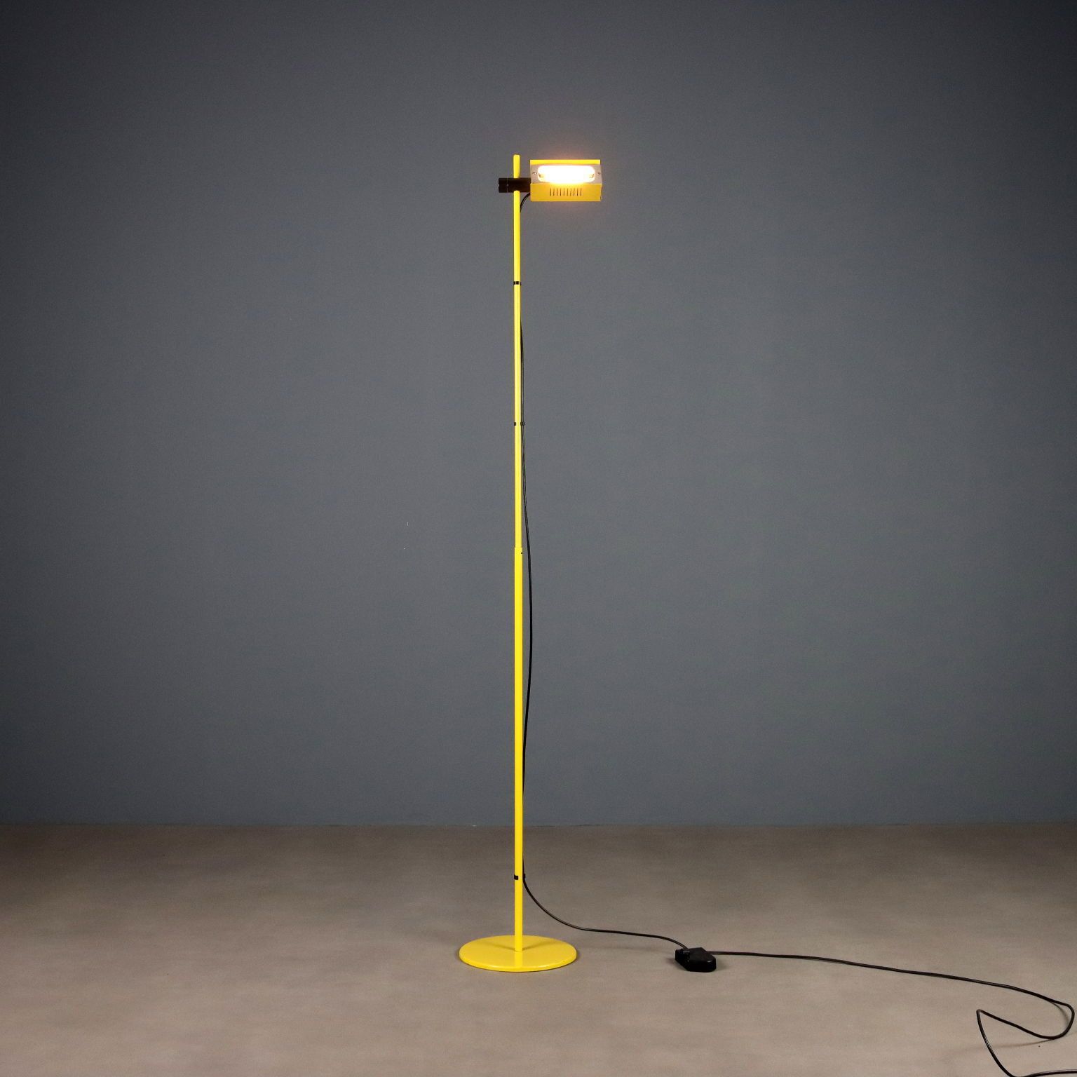 Lampadaire vintage en métal émaillé et aluminium, Italie, années 1980