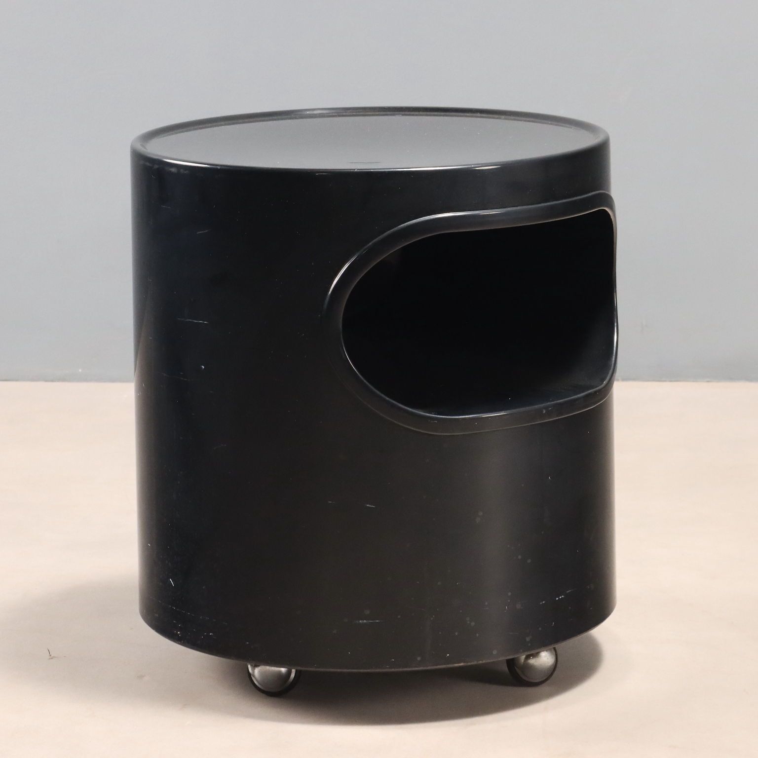 Giano Giano Vano Bedside Table Design E. Gismondi Schweinberger