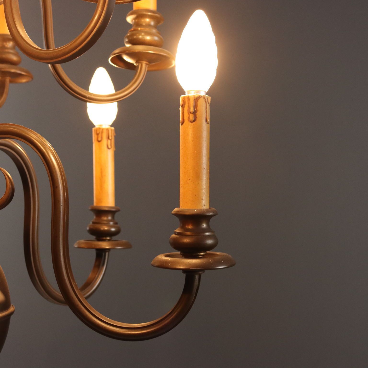 Lustre d'époque en bronze et verre 12 lumières, Pays-Bas, début du XXe siècle photo Luminaires