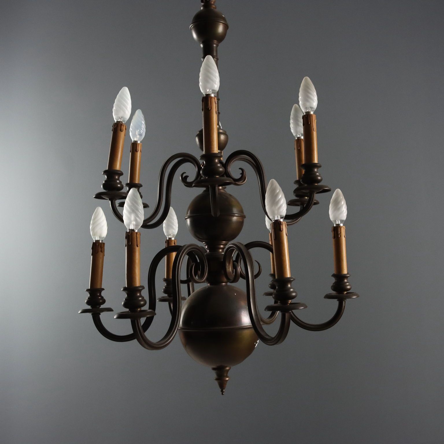 Lustre d'époque en bronze et verre 12 lumières, Pays-Bas, début du XXe siècle photo vinterior