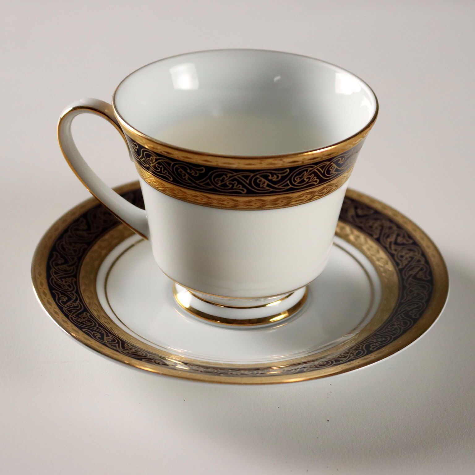 Noritake Cambridge Tea Set 3993 Porcelain Philippines Xxi Century photo for sale