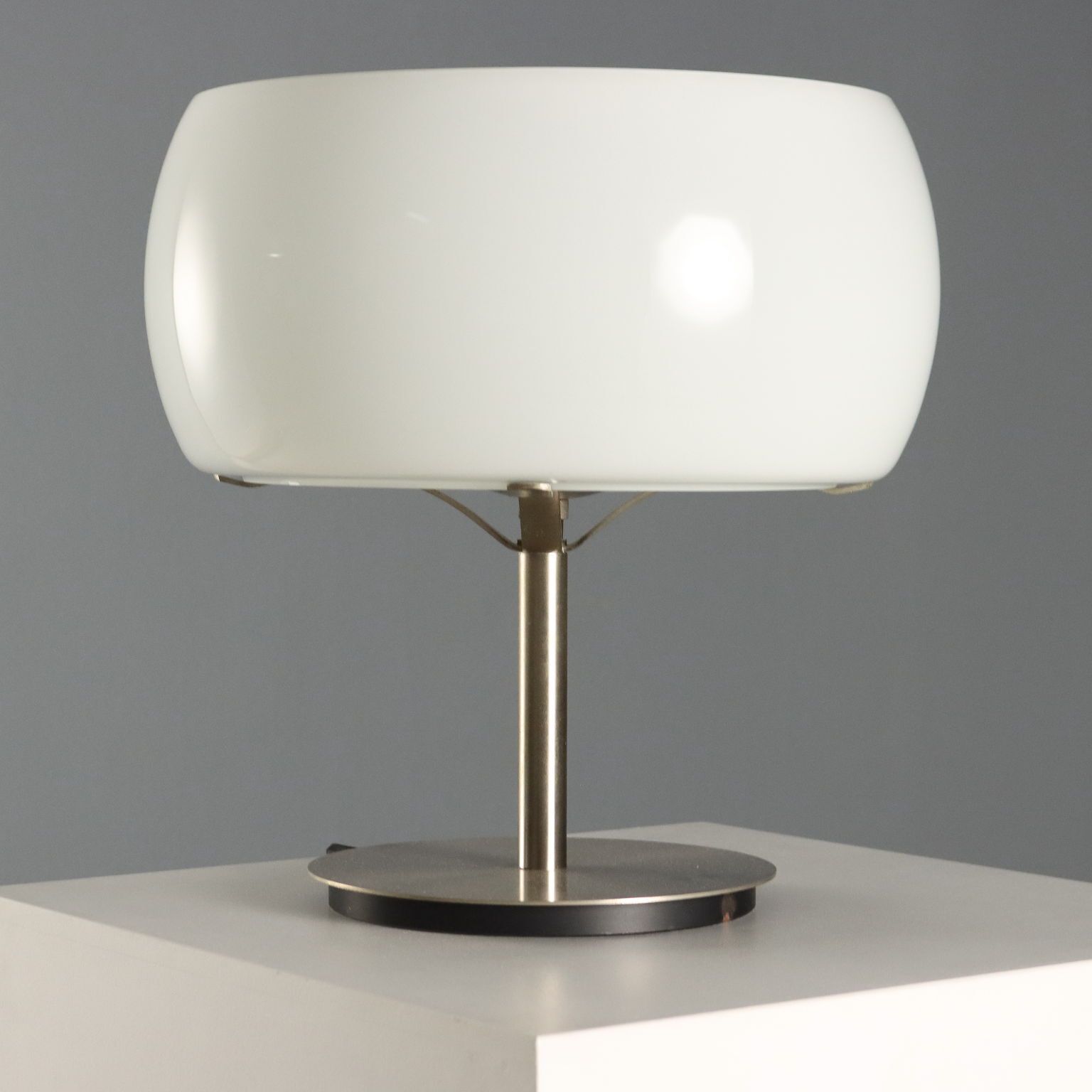 Artemide Erse Lamp Vintage Design Vico Magistretti 1970s photo 850.0