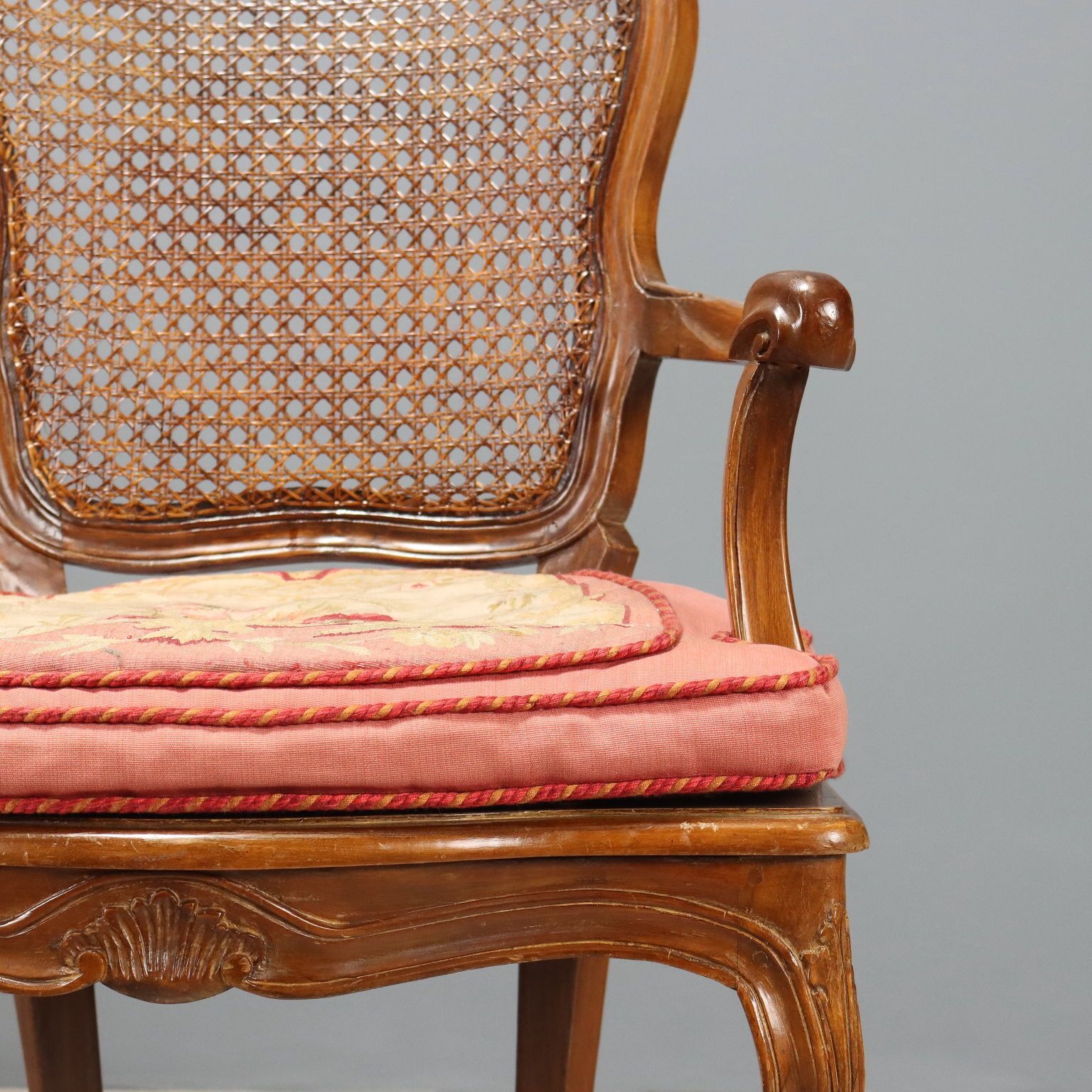 Fauteuils de style baroque en noyer et tissu, XIXe siècle photo 640.0