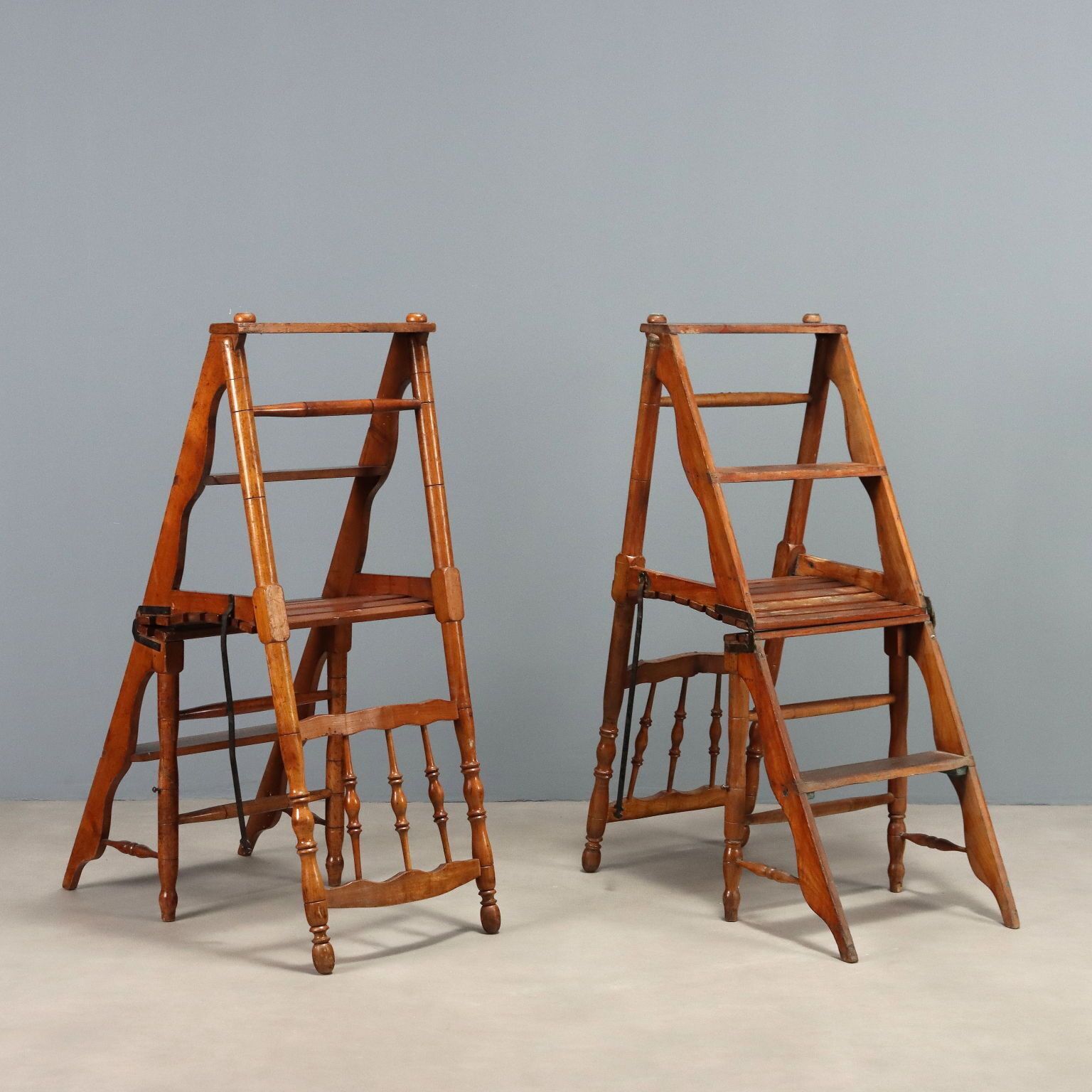 Paar Kersenhout Stoelen Omvouwbaar tot Trapje photo for sale