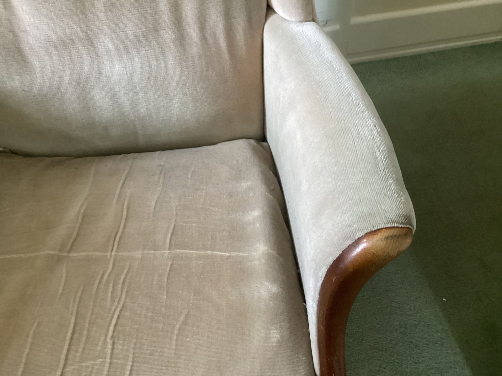 photo furniture Pair Of 1960’s Parker Knoll Armchairs