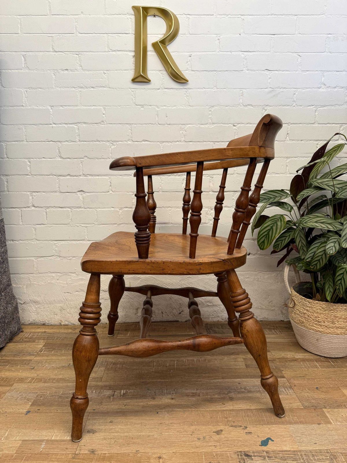 photo furniture 19th Century English Victorian Smoker’s Bow Armchair Captains Chair