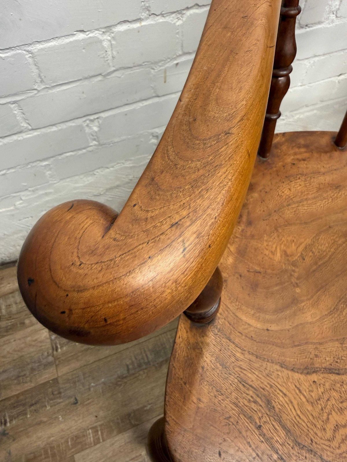 photo vinterior 19th Century English Victorian Smoker’s Bow Armchair Captains Chair
