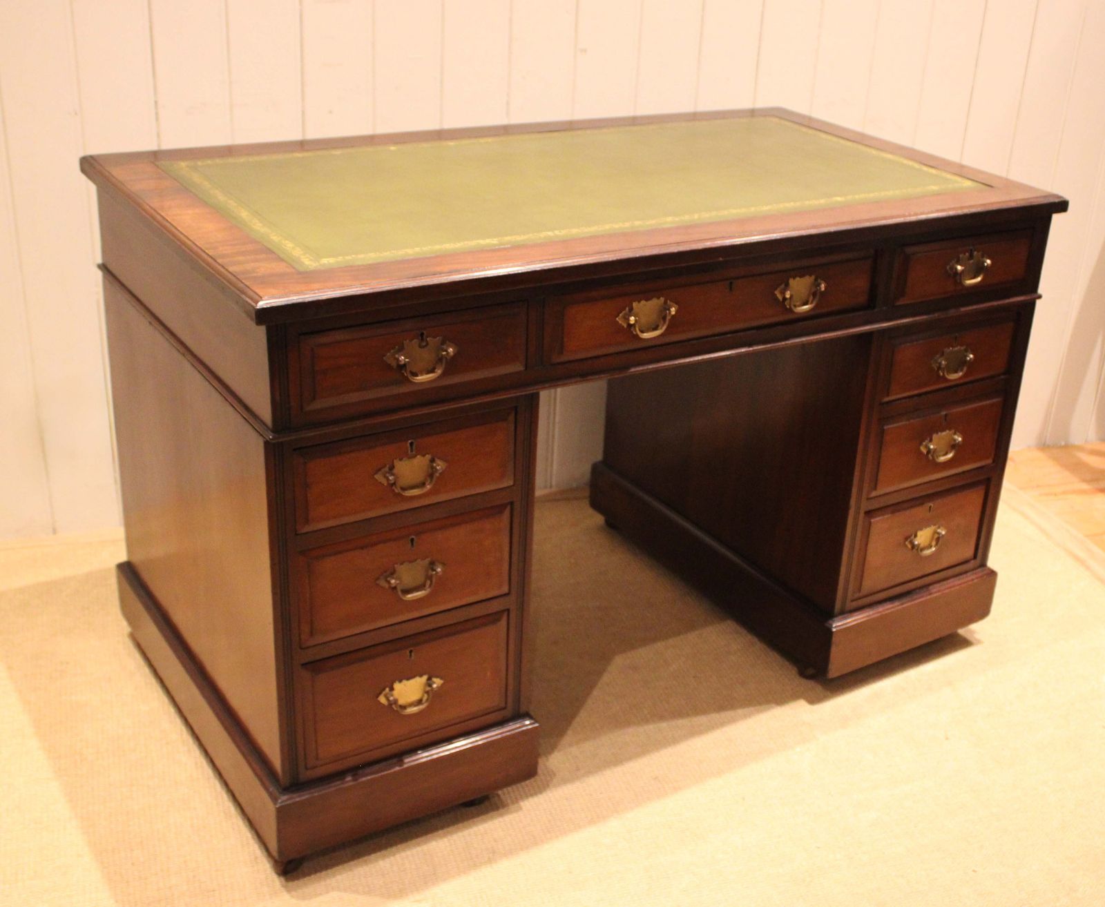925.0 Edwardian Walnut Pedestal Desk photo