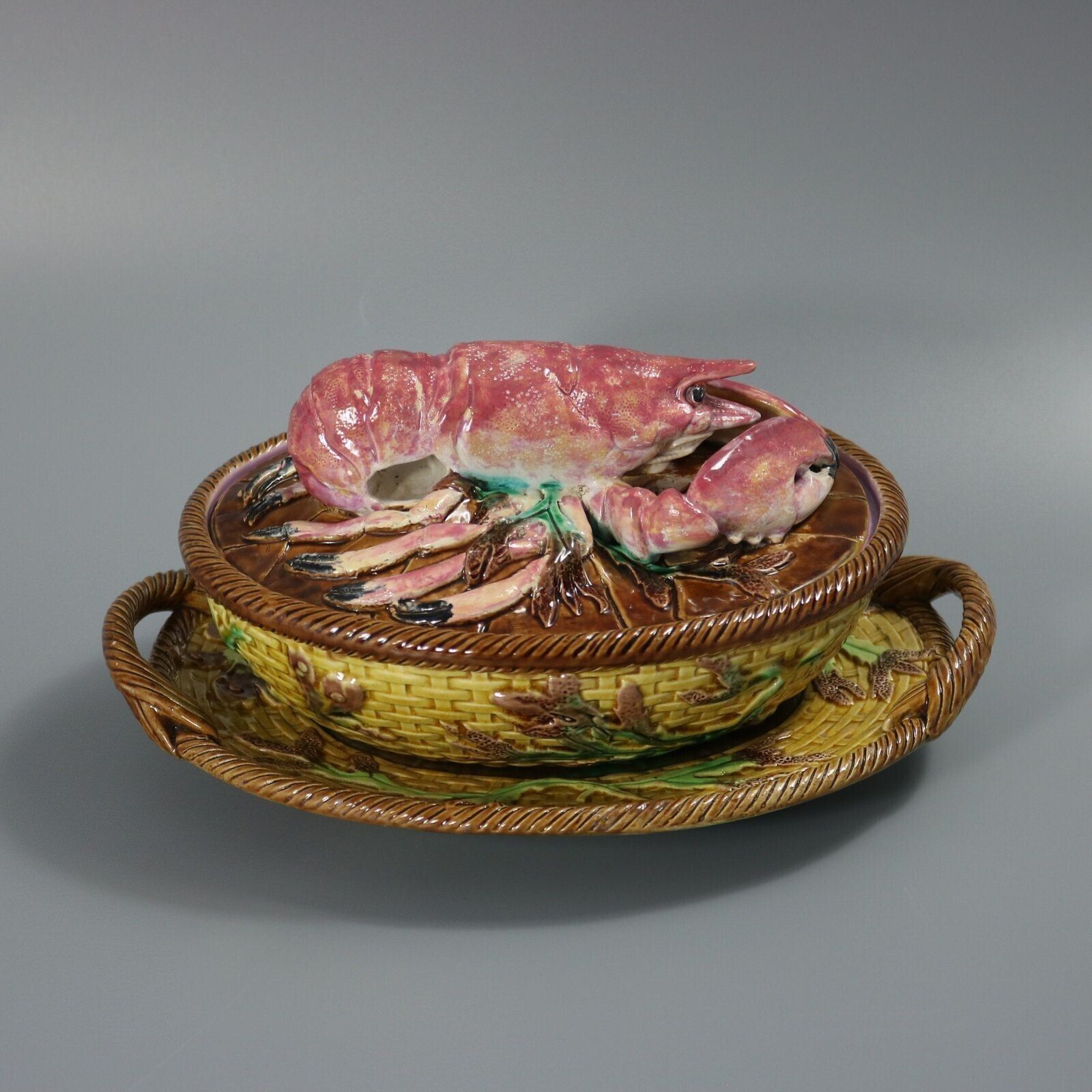 George Jones Majolica Schotel met Kreeft photo vinterior