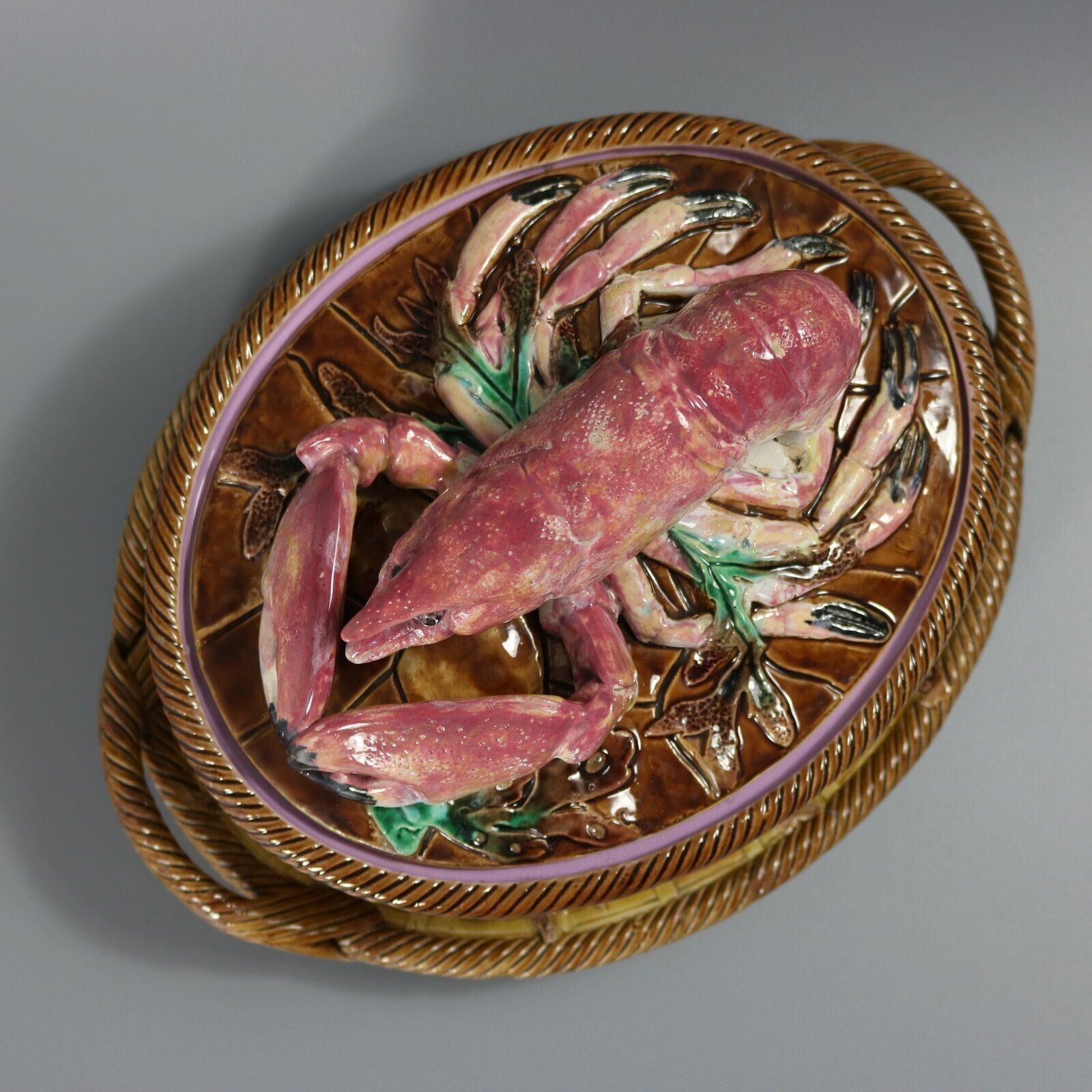 photo for sale George Jones Majolica Schotel met Kreeft
