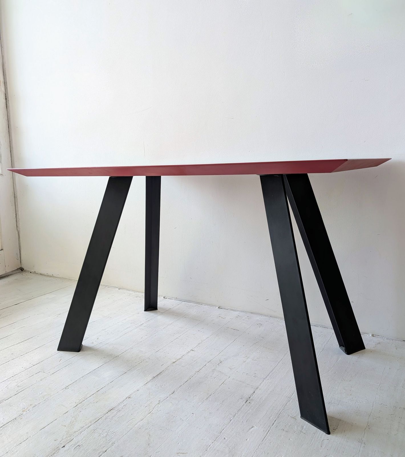 photo buy Post Modern Vintage Italian Small Lacquer Diningtable / Desk By Cidue, 1980s
