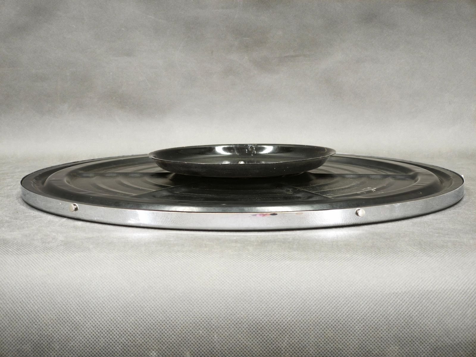 Tsjechisch art deco draaiend chromen serveerbord, jaren 1940 photo vinterior
